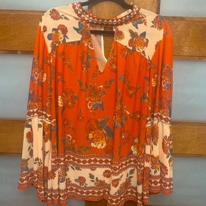 NWT, Flying Tomato Floral Bell Sleeve Top 2X